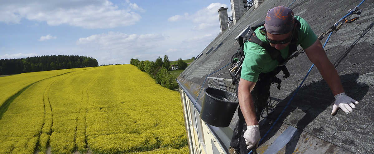 Gereinigte und rostgeschützte Dachrinnen ermöglichen eine optimal Funktionsfähigkeit